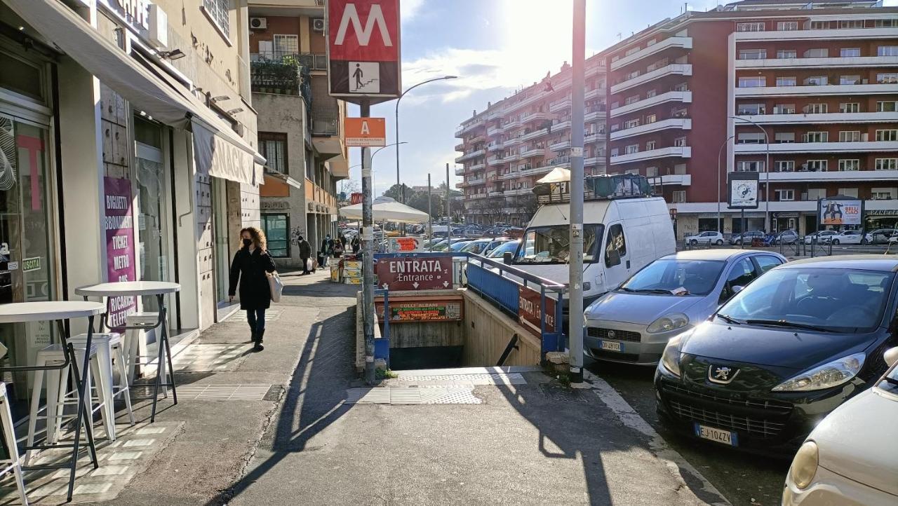 Apartmán Casa Mia Metro A 100Mt Řím Exteriér fotografie